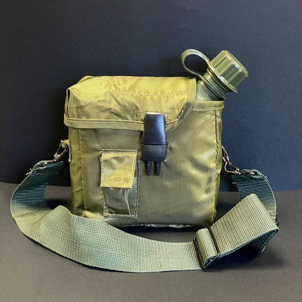 Фляга тактична Mil-Tec&reg; У чохлі квадратна 2Л. Олива US FELDFLASCHE 2QT M.H&Uuml;LLE U.GURT OLIV (14510001-2000) 14510001-2000 фото